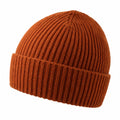 Bonnet côtelé orange pour l'hiver